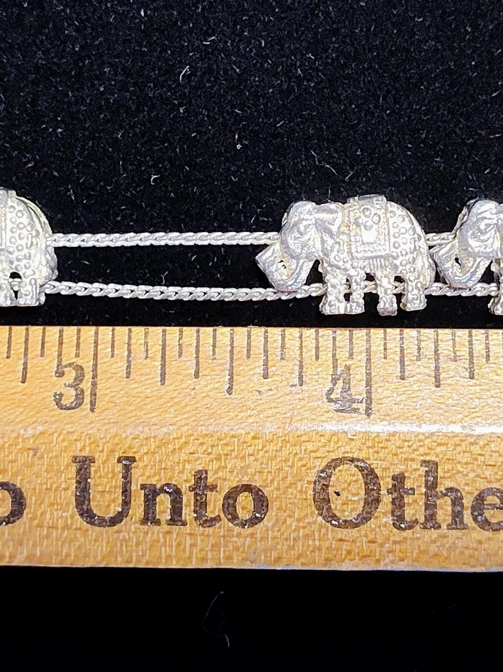 Vintage Silver Tone Elephant Sliding Charm Animal Bracelet Boho Casual 6.5 In